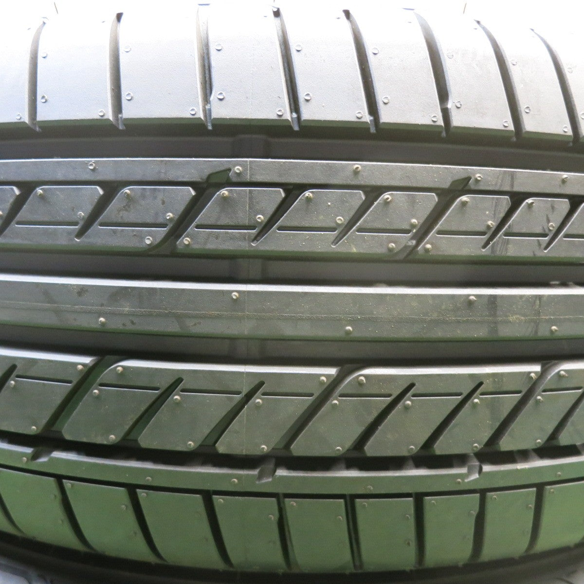 未使用★215/55R17 グッドイヤー イーグル LS EXE タイヤ 17インチ オデッセイ ヴェゼル クラウン 等★6012503HAノタ
