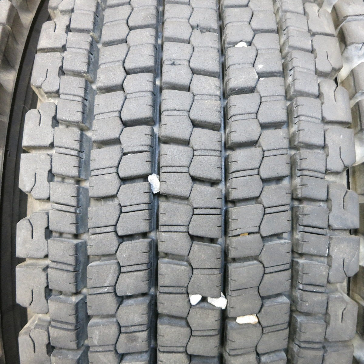 バリ溝!24年!9.5分★トラック タイヤ 265/70R19.5 140/138J スタッドレス ブリヂストン W900 19.5インチ★5053002ナスタ