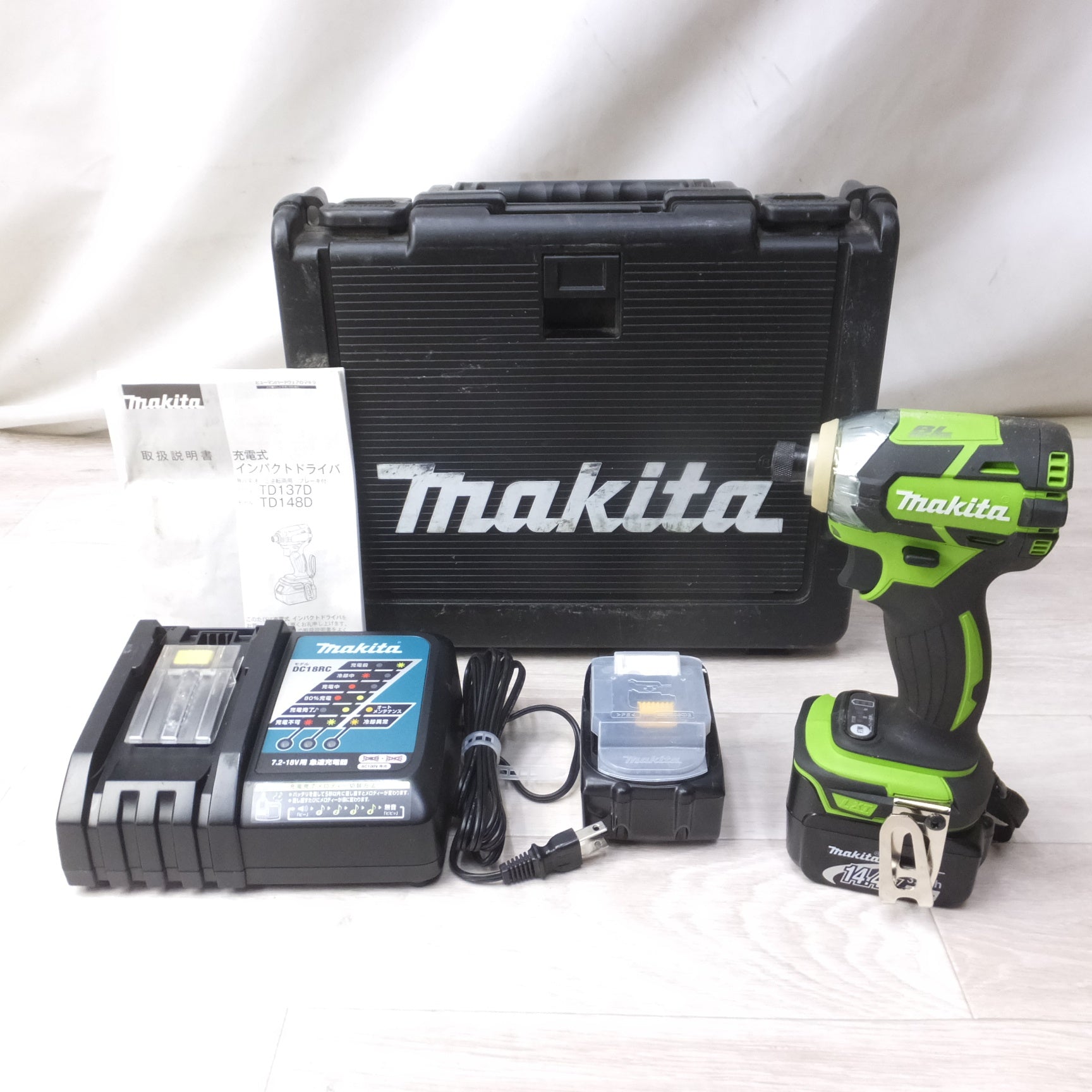 送料無料] 美品◇makita マキタ 充電式インパクトドライバ TD137D 14.4 