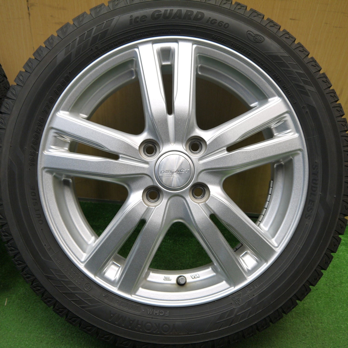 バリ溝!キレイ!9.5分★スタッドレス 165/60R15 ヨコハマ アイスガード iG60 DUFACT デュファクト 15インチ ハスラー 等 軽サイズ 軽自動車 PCD100/4H★5042506Hス