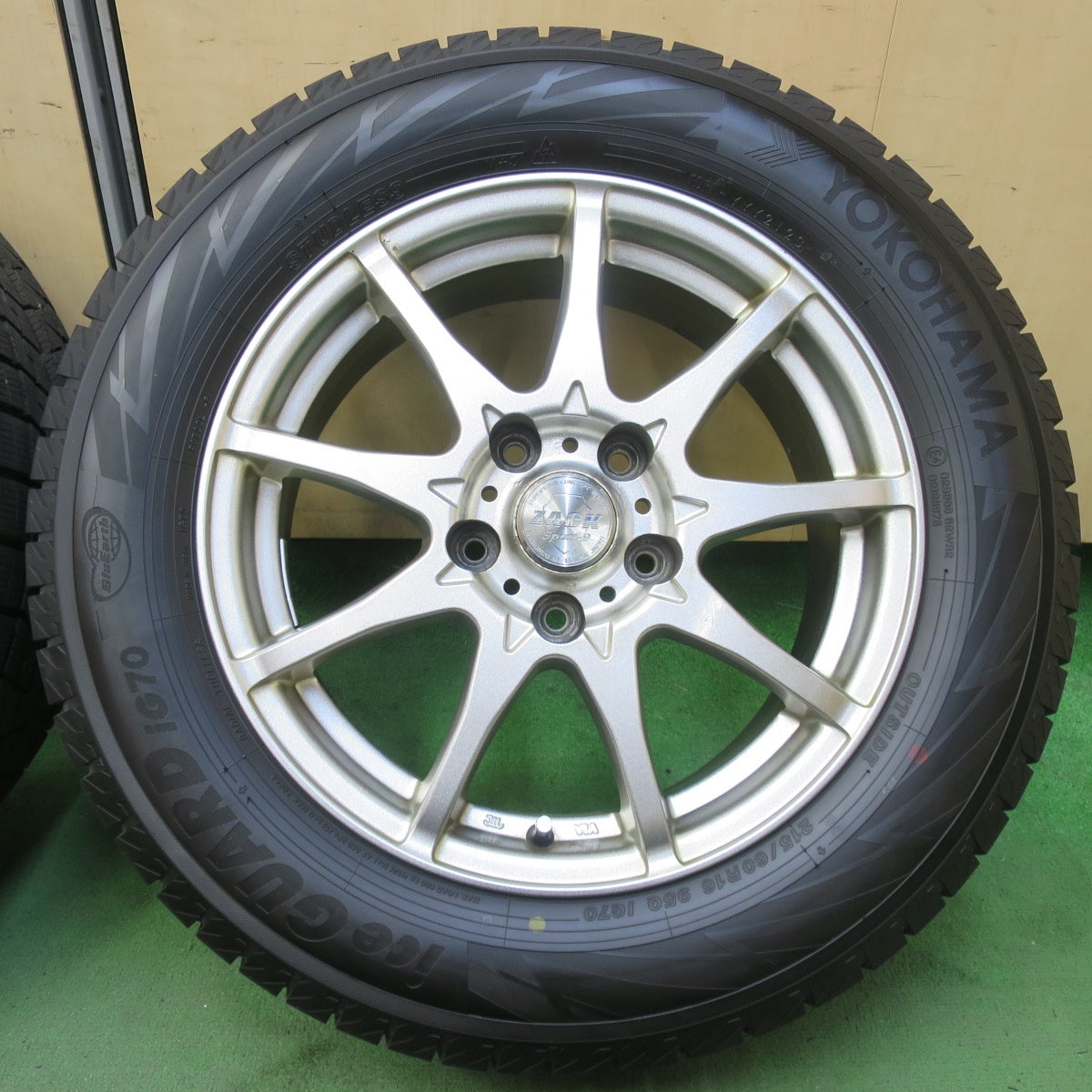 バリ溝!23年!9.5分以上★スタッドレス 215/60R16 ヨコハマ アイスガード iG70 ZACK Sport-9 MONZA ザック モンツァ 16インチ PCD114.3/5H★5092310イス