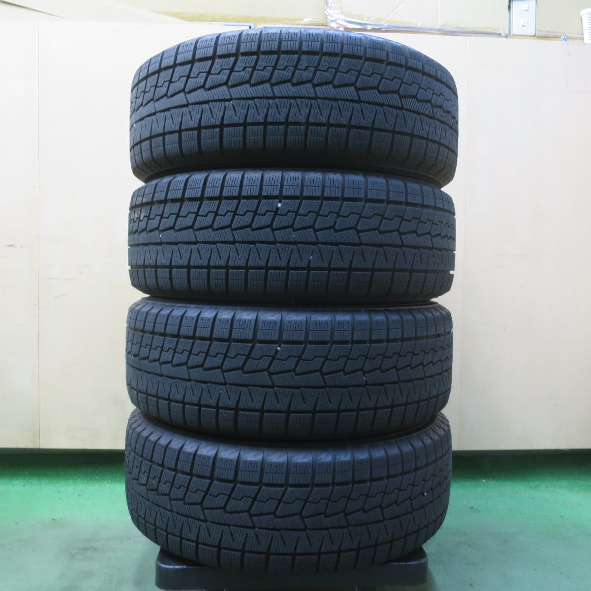 バリ溝!25年!美品!ほぼ10分◎86 BRZ 等 205/55R16 スタッドレス ヨコハマ アイスガード iG70 Exceeder エクシーダー 16インチ PCD100/5H◎6100605イス