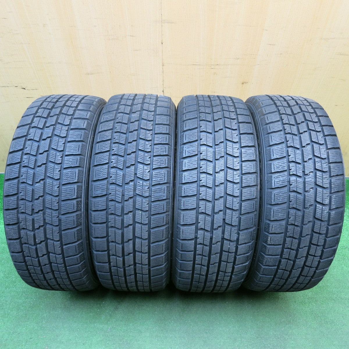 ほぼ未使用!キレイ★LOXARNY SPORT BADX 215/50R17 スタッドレス グッドイヤー アイスナビ7 ロクサーニ スポーツ 17インチ PCD114.3/5H★6012506HAス