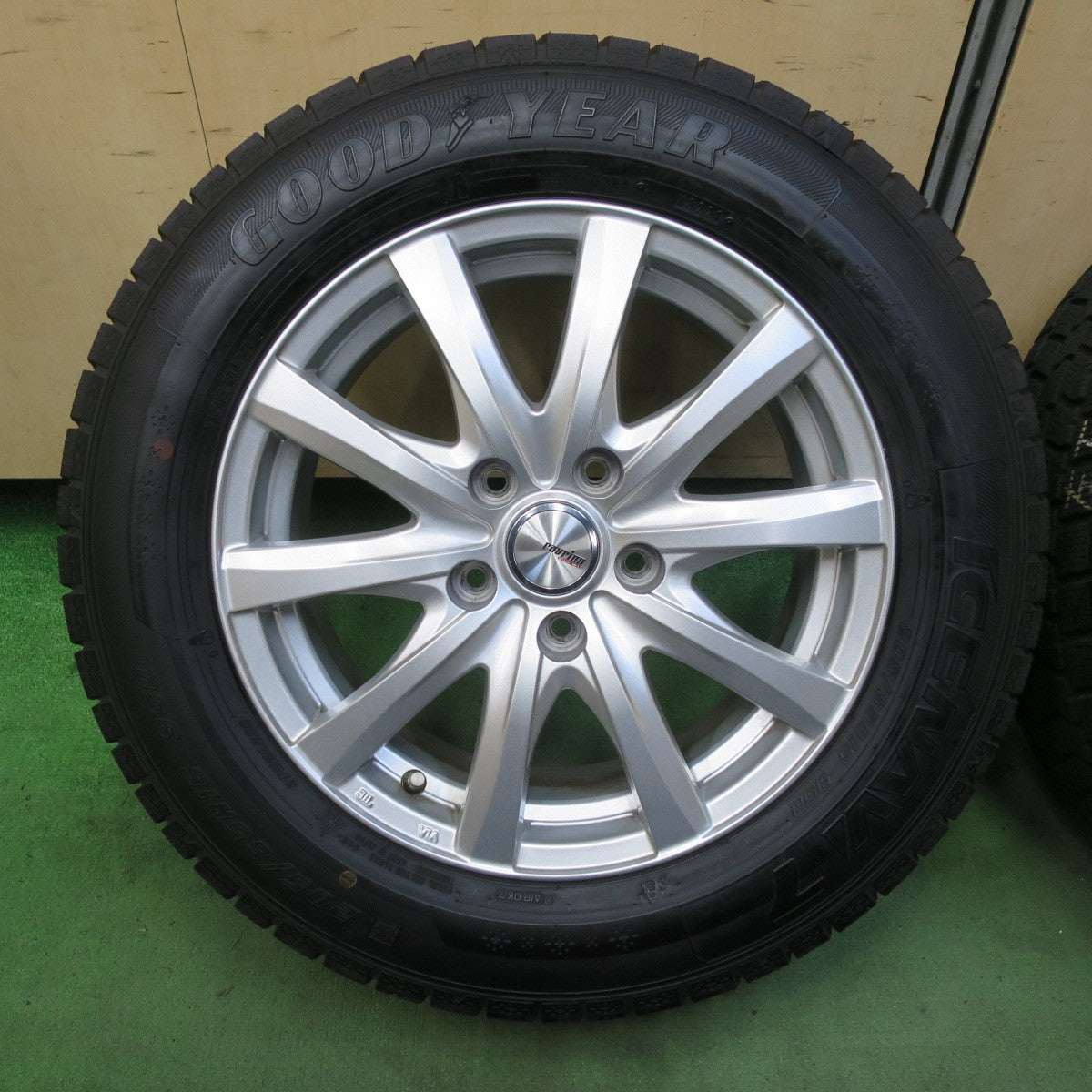 バリ溝!21年!キレイ!9.5分★スタッドレス 205/65R16 グッドイヤー アイスナビ7 ravrion RS01 ラブリオン 16インチ PCD114.3/5H★5092502TTス