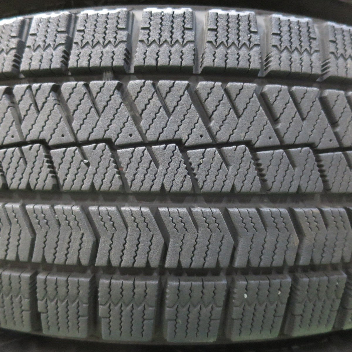 バリ溝!21年!キレイ!9分★スタッドレス 215/65R16 ブリヂストン ブリザック VRX2 TEAD テッド 16インチ PCD114.3/5H★5021005イス