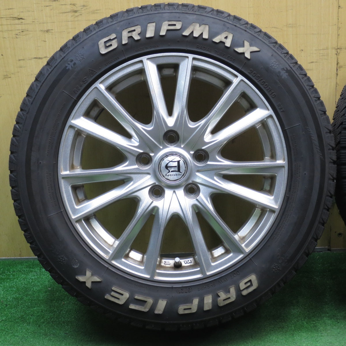 4本価格!21年★スタッドレス 205/60R16 グリップマックス GRIP ICE X ホワイトレター Aphrodite アフロディーテ 16インチ PCD114.3/5H★5060401NJス