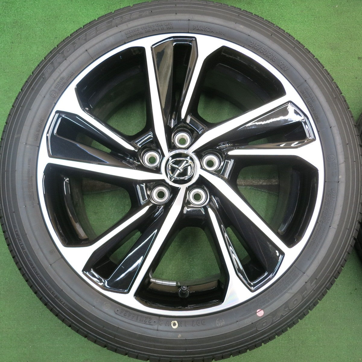 新車外し!24年★マツダ CX-3 vivid monotone 純正 215/50R18 トーヨー プロクセス R52A 18インチ PCD114.3/5H★5070601HAノ