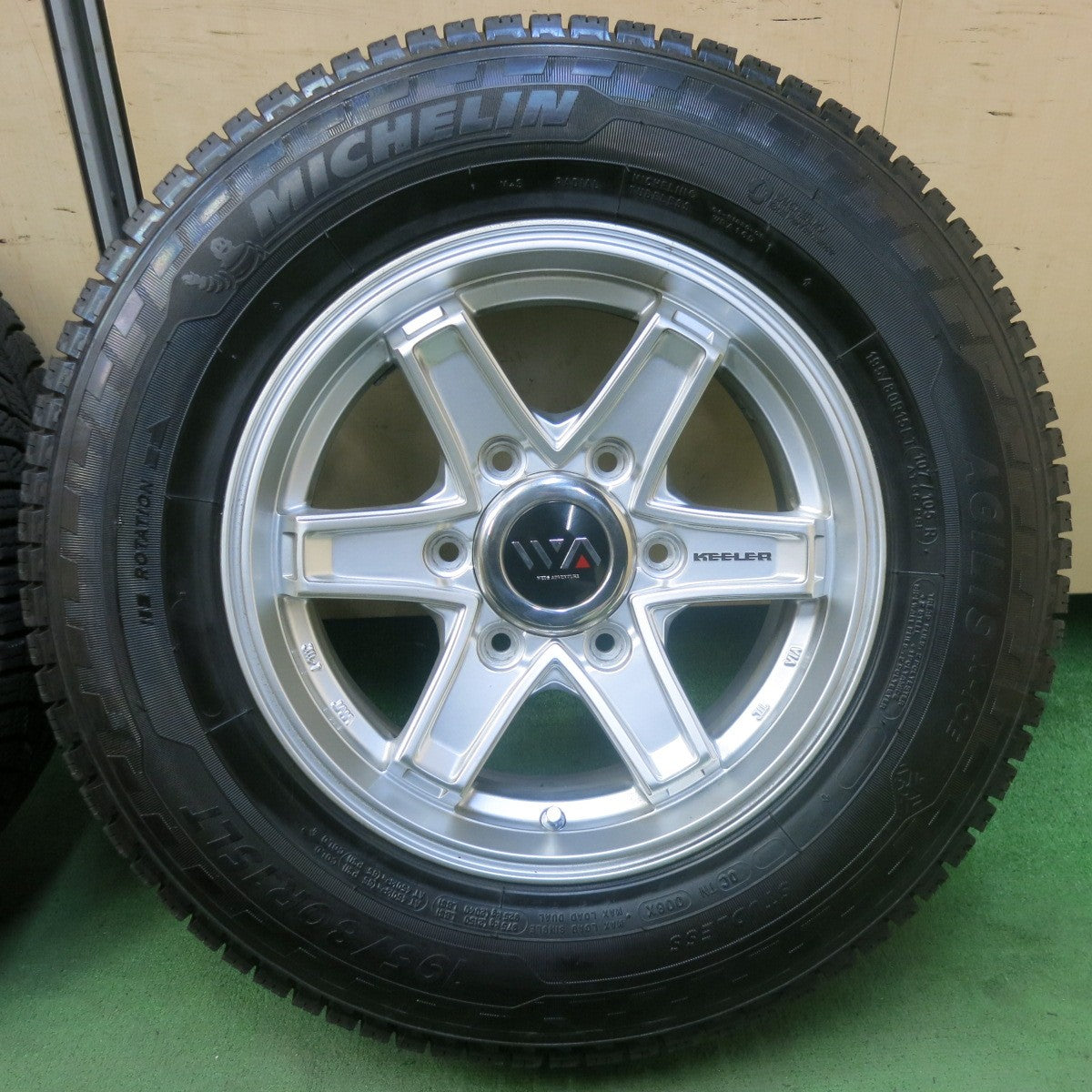 バリ溝!22年!9分★ハイエース 等 KEELER 195/80R15 107/105R スタッドレス ミシュラン AGILIS X-ICE キーラー 15インチ PCD139.7/6H★5092702SKス