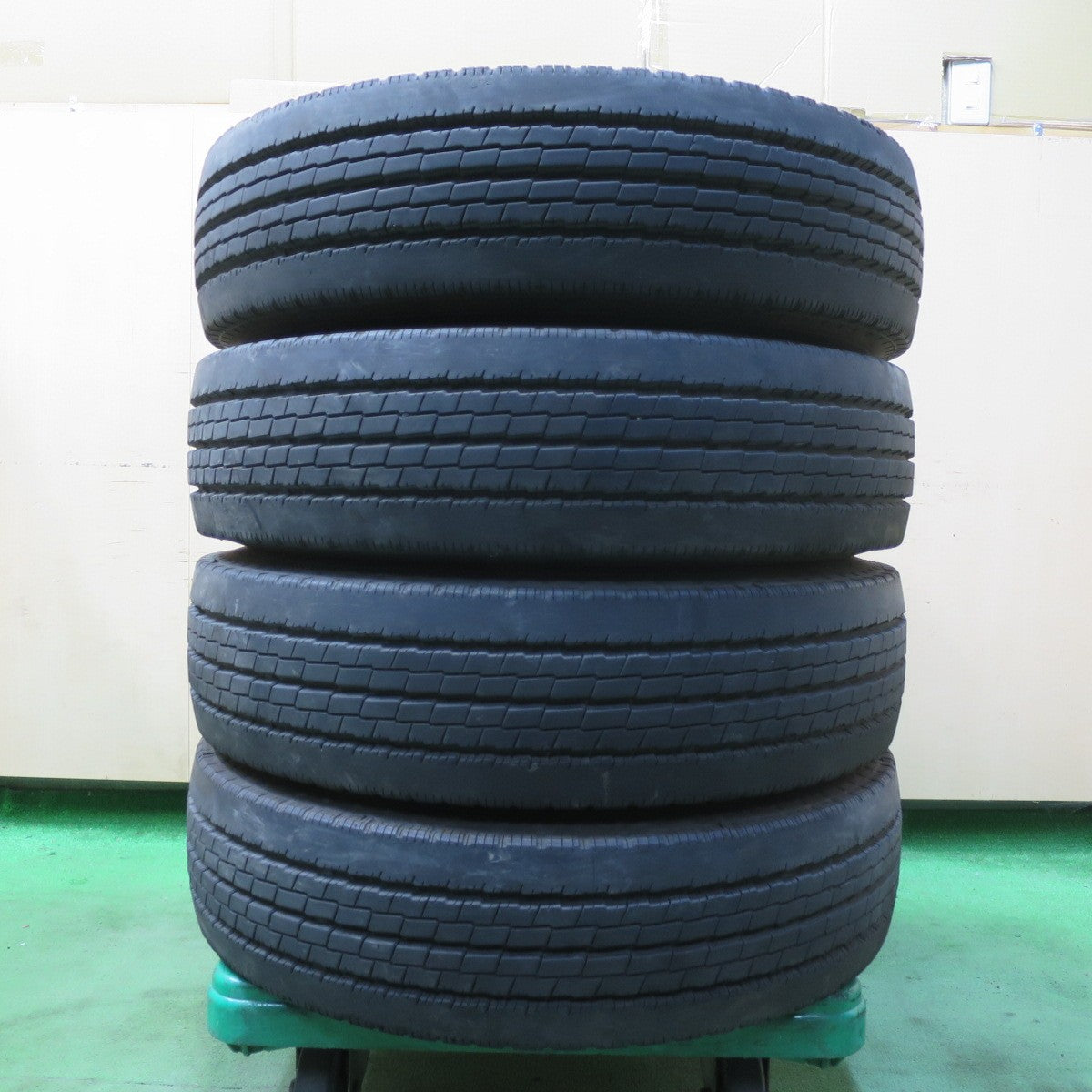 バリ溝!21年!9分★トラック タイヤ 205/85R16 117/115N トーヨー デルベックス M134 16インチ★5062609イノタ