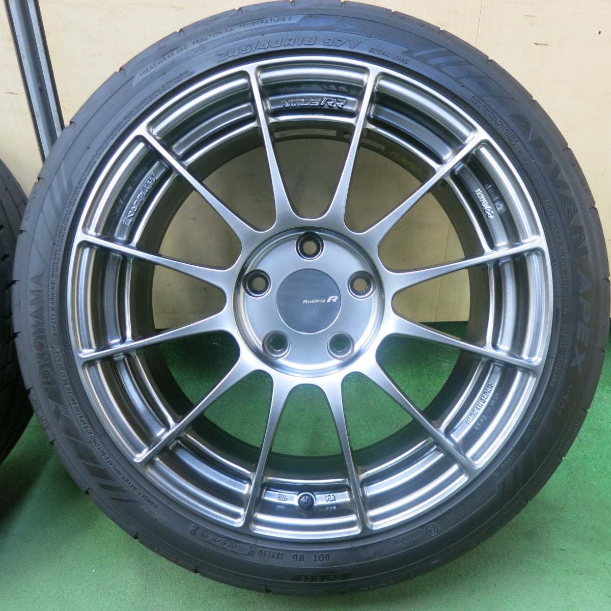 バリ溝!24年!キレイ!9.5分★シビック タイプR 等 ENKEI NT03RR 245/40R18 ヨコハマ アドバン APEX V601 18インチ エンケイ PCD120/5H★5092703SKノ