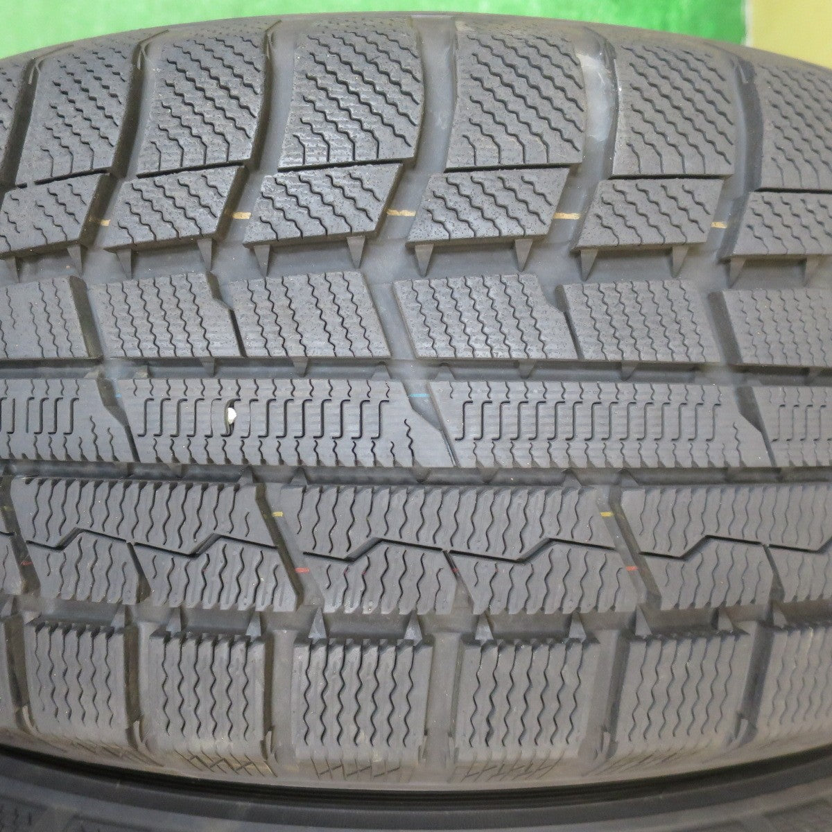 バリ溝!23年!キレイ!9.5分以上★スタッドレス 225/60R17 トーヨー ウインター トランパス TX VELVA SPORT ヴェルヴァ スポーツ 17インチ PCD114.3/5H★5062706NJノ