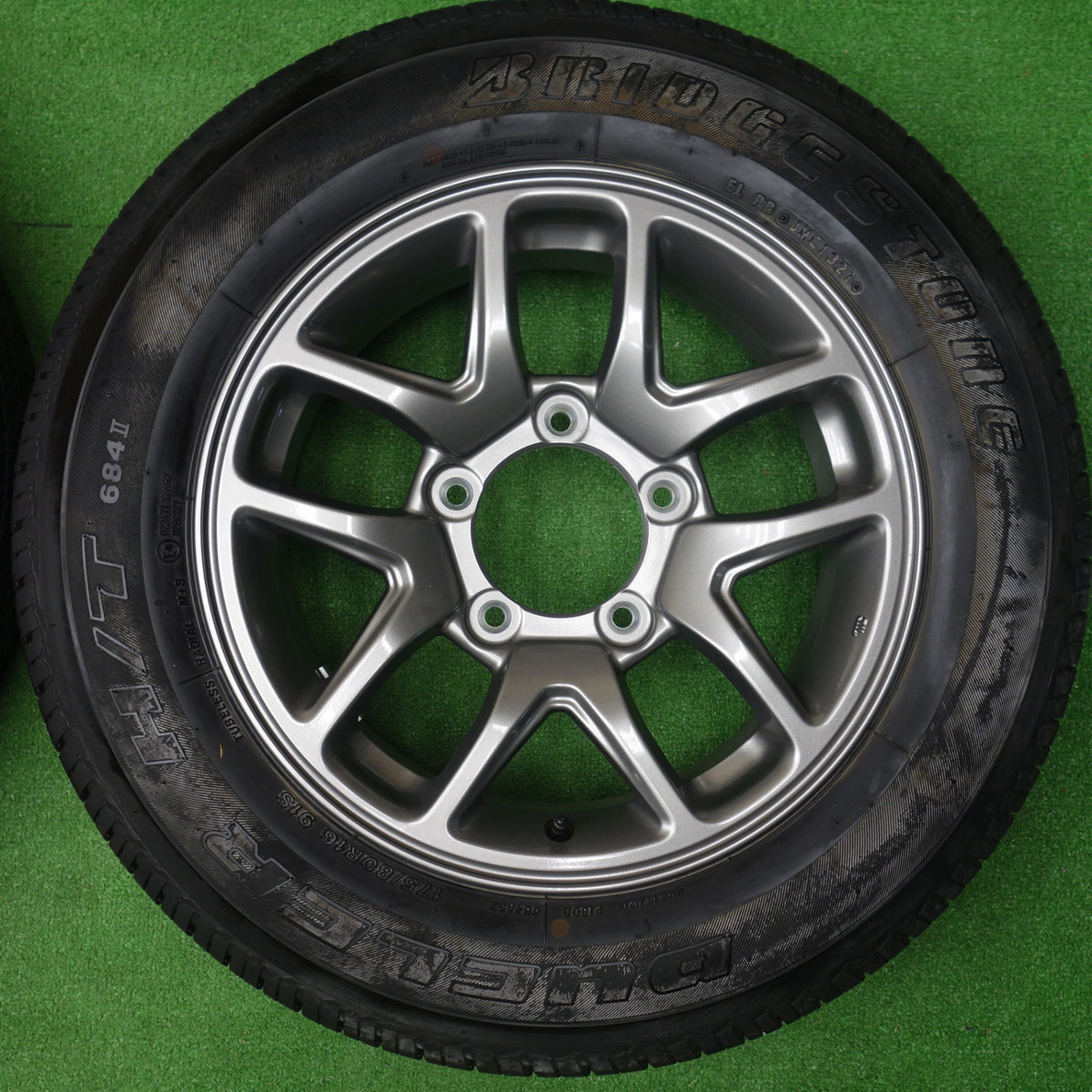 バリ溝!キレイ!9.5分◎スズキ JB64 W ジムニー 純正 175/80R16 ブリヂストン デューラー H/T 684Ⅱ DUELER 16インチ PCD139.7/5H◎6080302KTノ