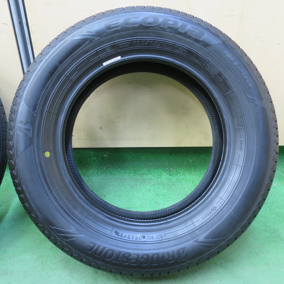 未使用!23年★195/65R15 ブリヂストン エコピア NH200 タイヤ 15インチ プリウス ノア ヴォクシー 等★5090407イノタ