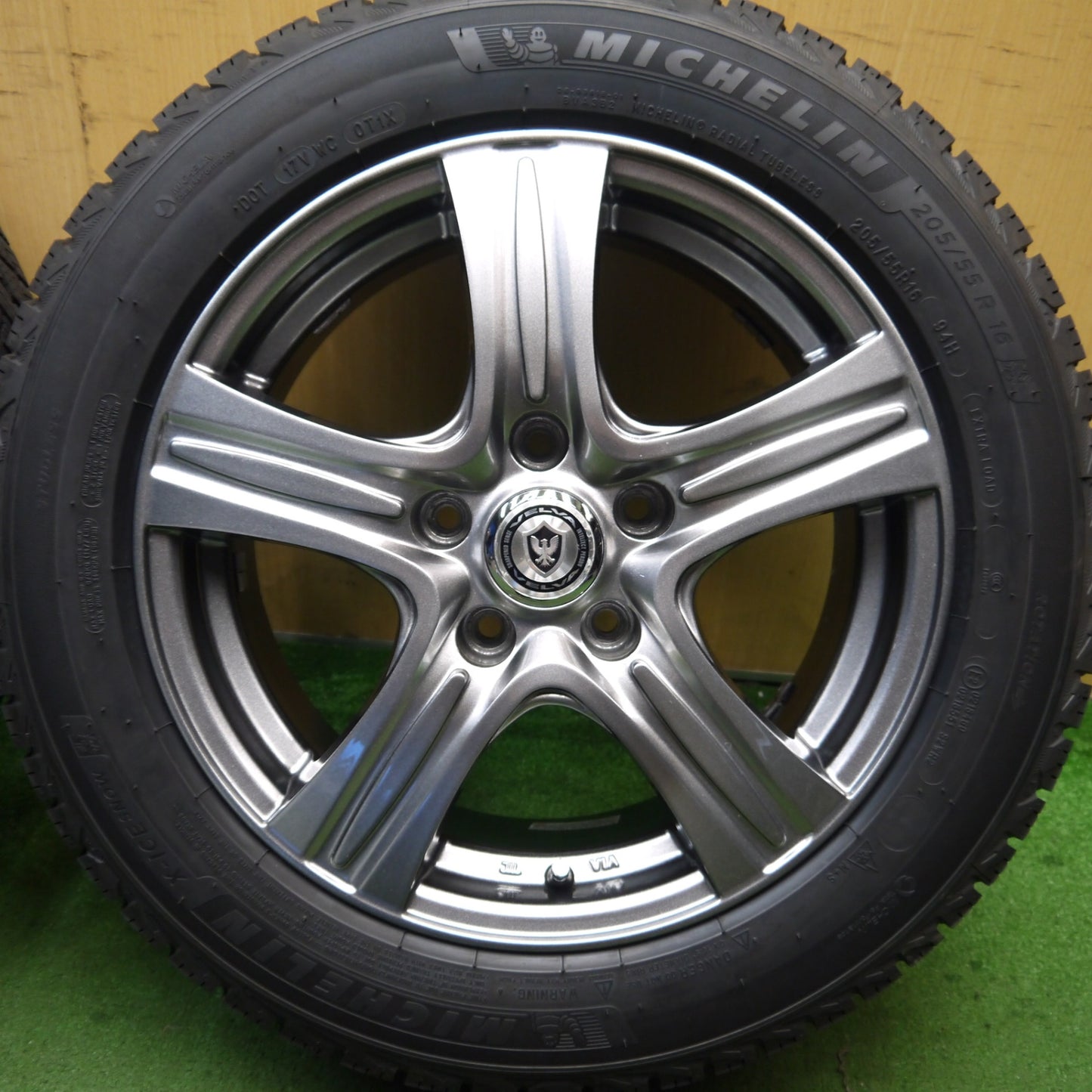 タイヤほぼ未使用!24年!キレイ!2本★スタッドレス 205/55R16 ミシュラン X-ICE SNOW VELVA ヴェルヴァ 16インチ PCD114.3/5H★5070204Hス