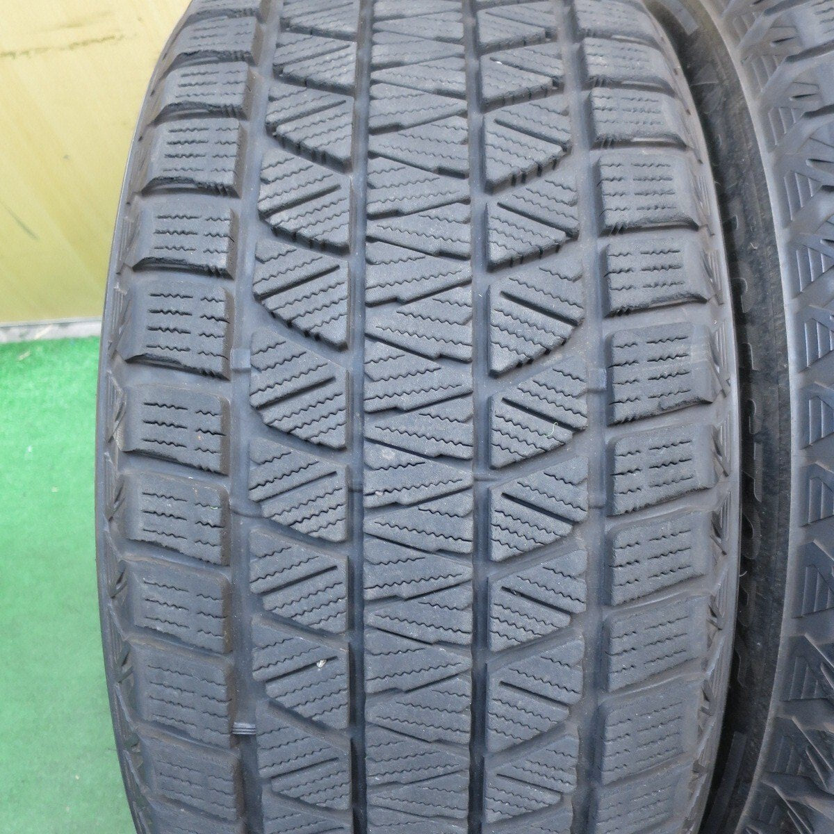 バリ溝!20年!9分★スタッドレス 275/50R20 ブリヂストン ブリザック DM-V3 20インチ ランクル ベンツ等★4031001KKスタ