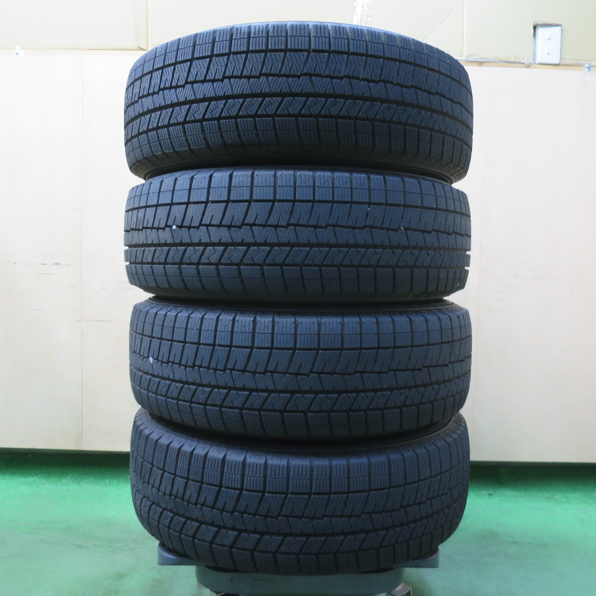 バリ溝!23年!キレイ!ほぼ10分★スタッドレス 195/65R15 ダンロップ ウインターマックス 03 SEIN ザイン 15インチ PCD114.3/5H★5050210イス