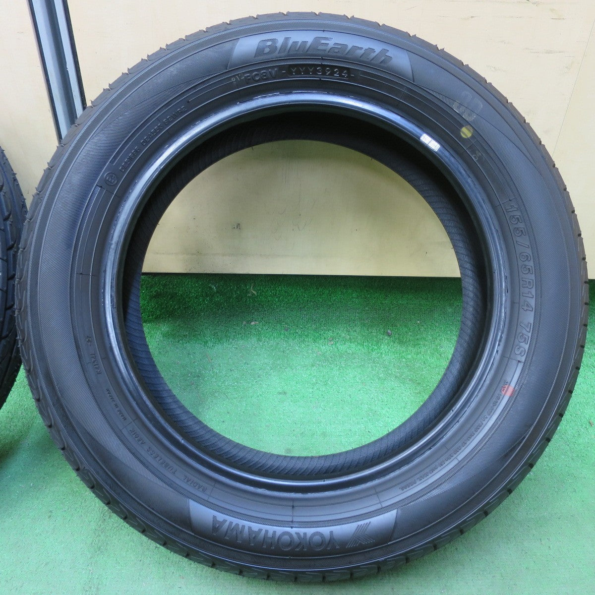 新車外し!24年★155/65R14 ヨコハマ ブルーアース AE01K タイヤ 14インチ N-BOX WGN デイズ サクラ ワゴンR タント ウェイク 等★5052902イノタ