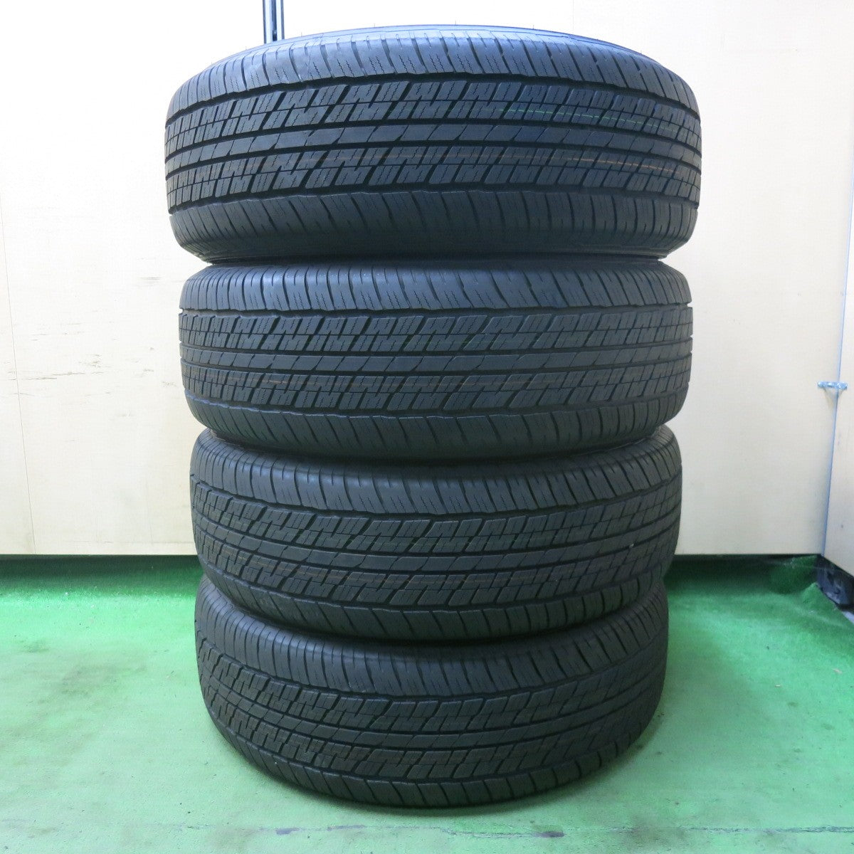 新車外し!24年★265/65R18 ダンロップ グラントレック AT23 タイヤ 18インチ ランクル 250 VX 300 等★5062401SYノタ
