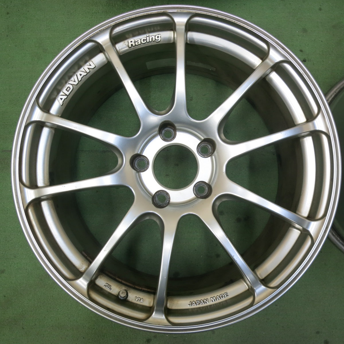 4本価格★ADVAN Racing 18インチ 18×8.5J アドバン レーシング PCD114.3/5H★5062405SYホ