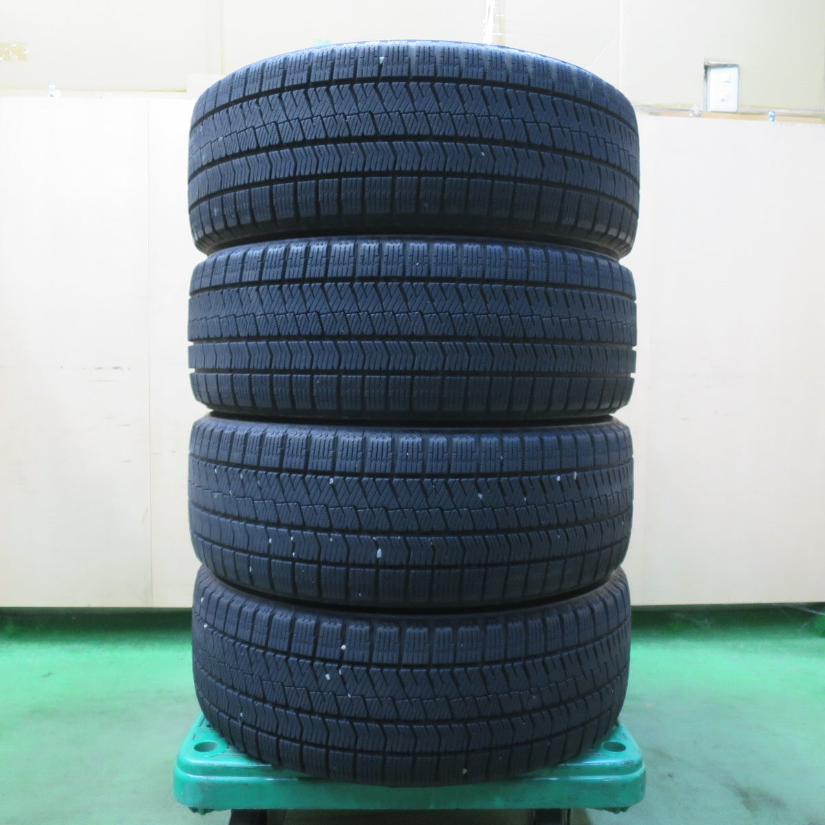 バリ溝!キレイ!9分★プリウス 86 BRZ 等 BBS RE-L2 RE5010 鍛造 215/45R17 スタッドレス ブリヂストン ブリザック VRX2 17インチ PCD100/5H★5092904イス
