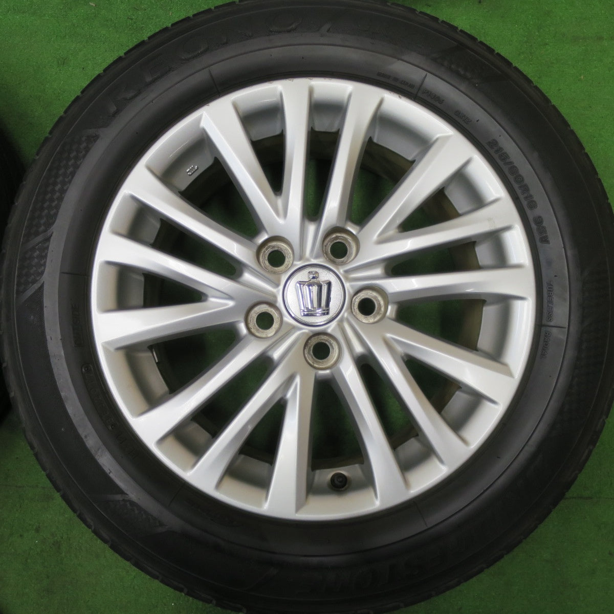 4本価格★トヨタ 210系 クラウン ロイヤル サルーン 純正 215/60R16 ブリヂストン レグノ GR-XI 16インチ PCD114.3/5H★5052803TTノ