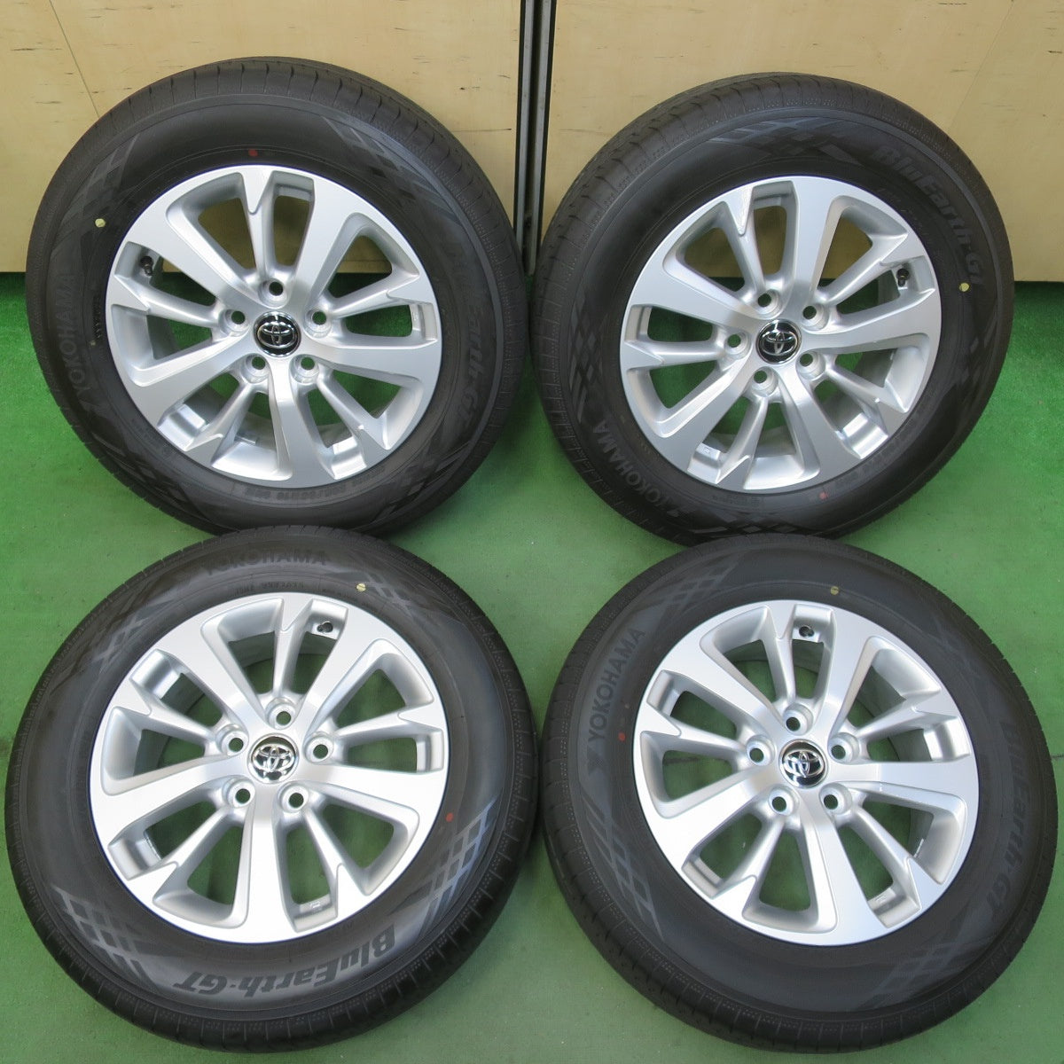 新車外し!25年★トヨタ ヤリス クロス 純正 205/65R16 ヨコハマ BluEarth-GT AE51 ブルーアース 16インチ PCD114.3/5H★5100607イノ
