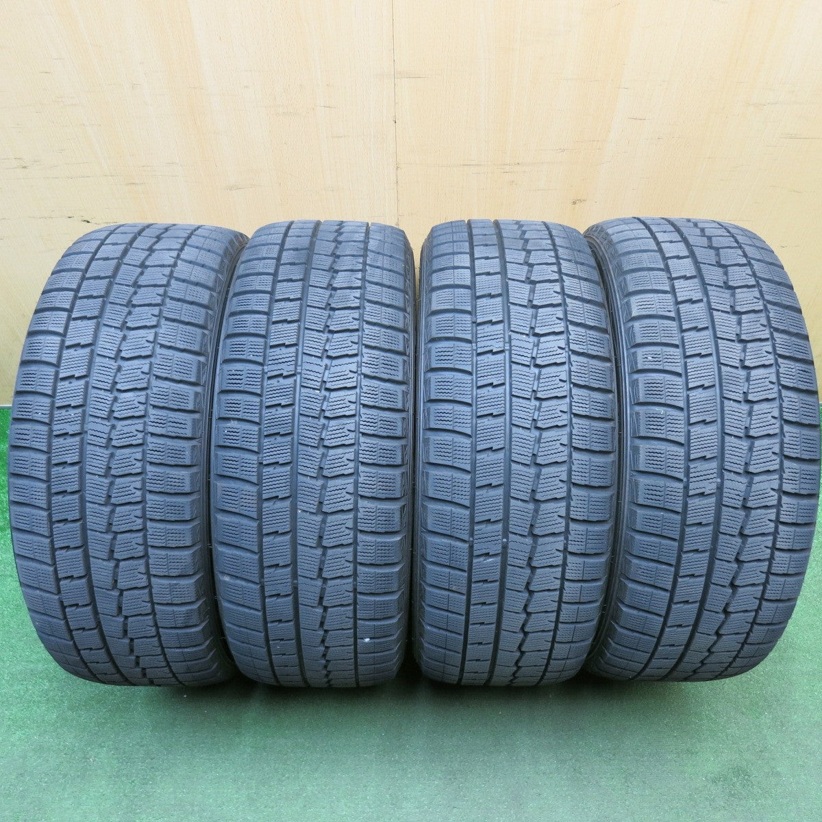 バリ溝!9.5分★アウディ 等 MAK STADT 245/45R18 スタッドレス ダンロップ ウインターマックス WM01 シュタッド 18インチ PCD112/5H★6031408HAス