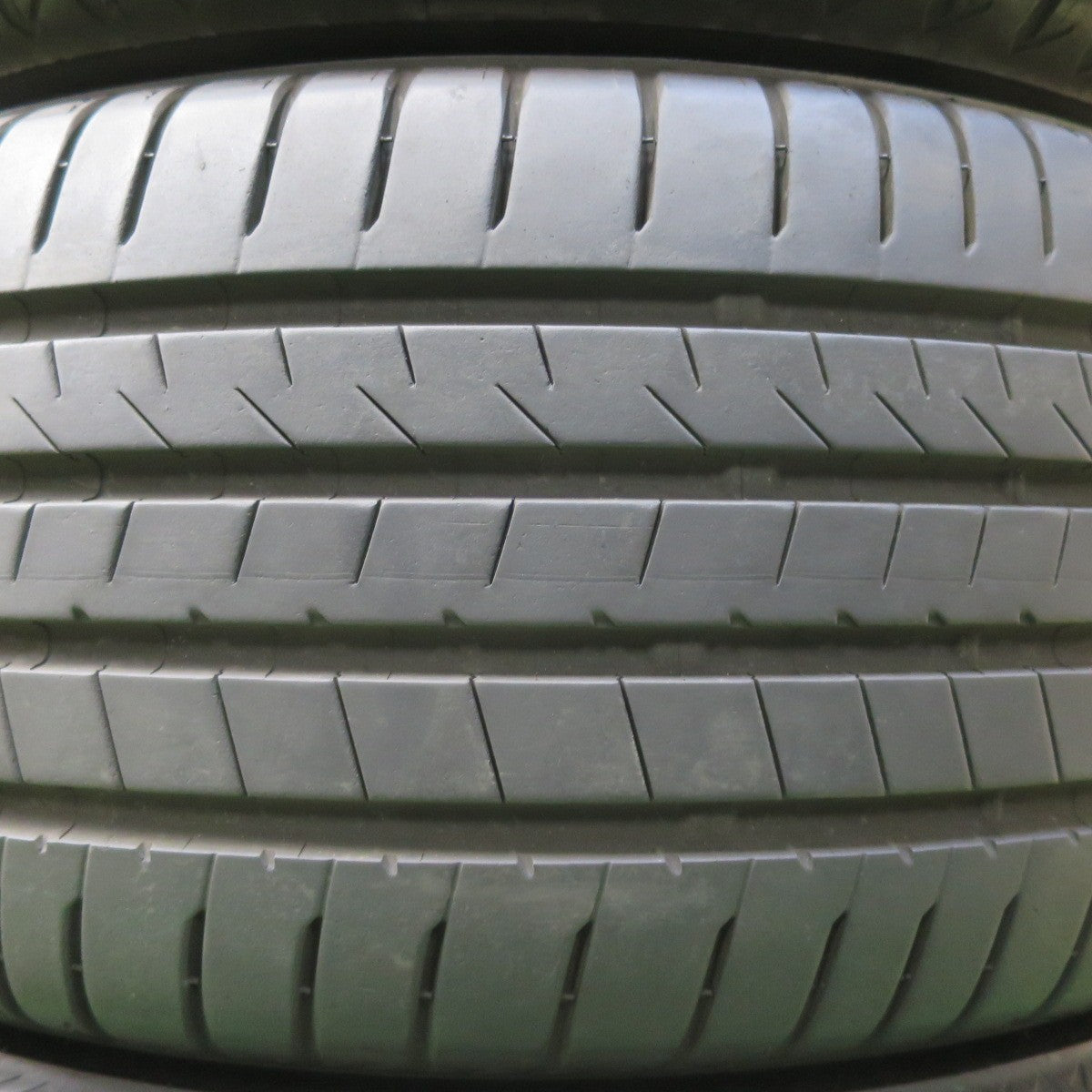 バリ溝!24年!9.5分★235/55R18 ブリヂストン アレンザ 001 タイヤ 18インチ ハリアー RAV4 NX RX CX-5 CX-8 エクストレイル 等★5042809イノタ
