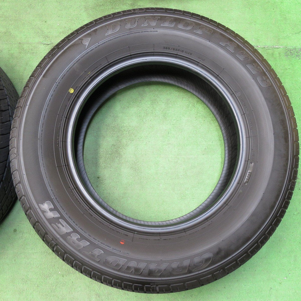 新車外し!24年★265/65R18 ダンロップ AT23 グラントレック タイヤ 18インチ ランクル 250 300 等★5010815イノタ