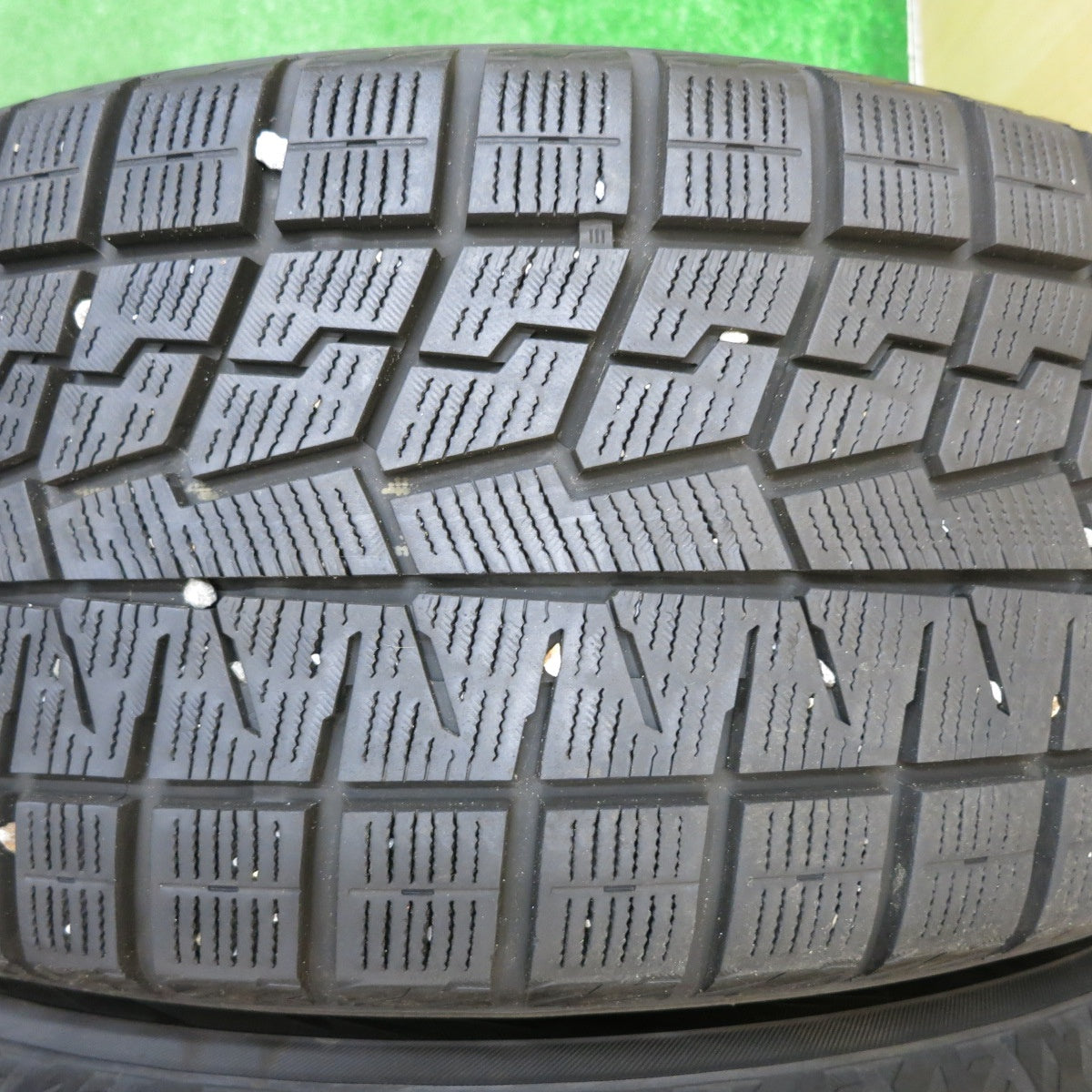 バリ溝!21年!キレイ!9.5分以上★スタッドレス 215/50R17 ヨコハマ アイスガード iG70 GRASS グラス 17インチ PCD114.3/5H★5042203NJス