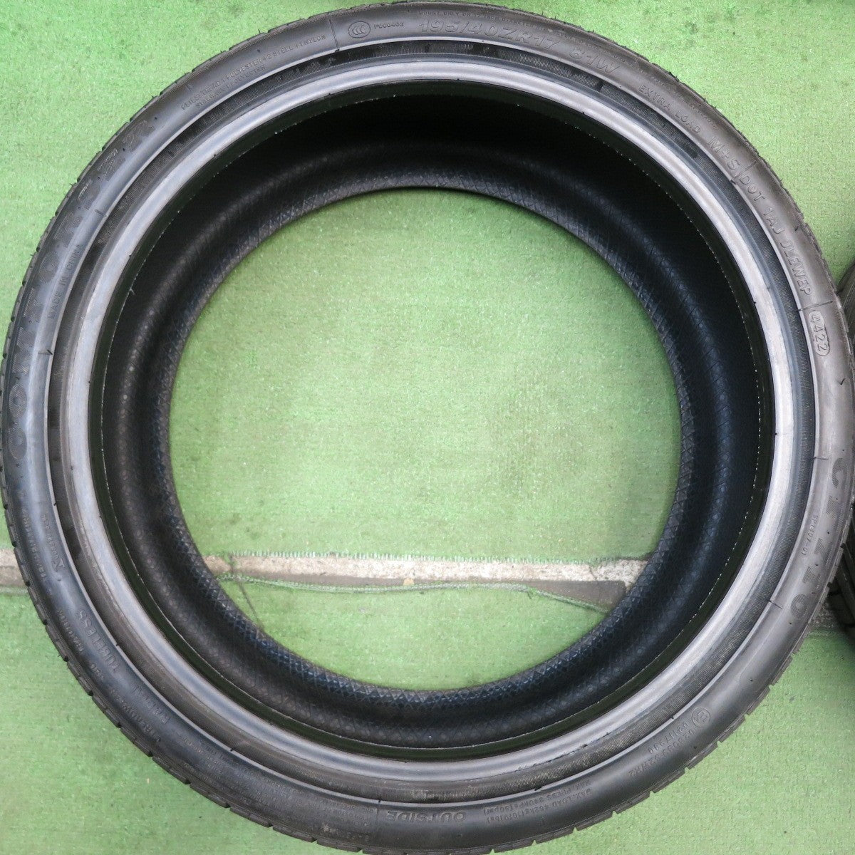 ほぼ未使用!22年★195/40R17 コンフォーサー CF710 COMFORSER タイヤ 17インチ アクア フィット シビック デミオ ヴィッツ 等★5080102HAノタ