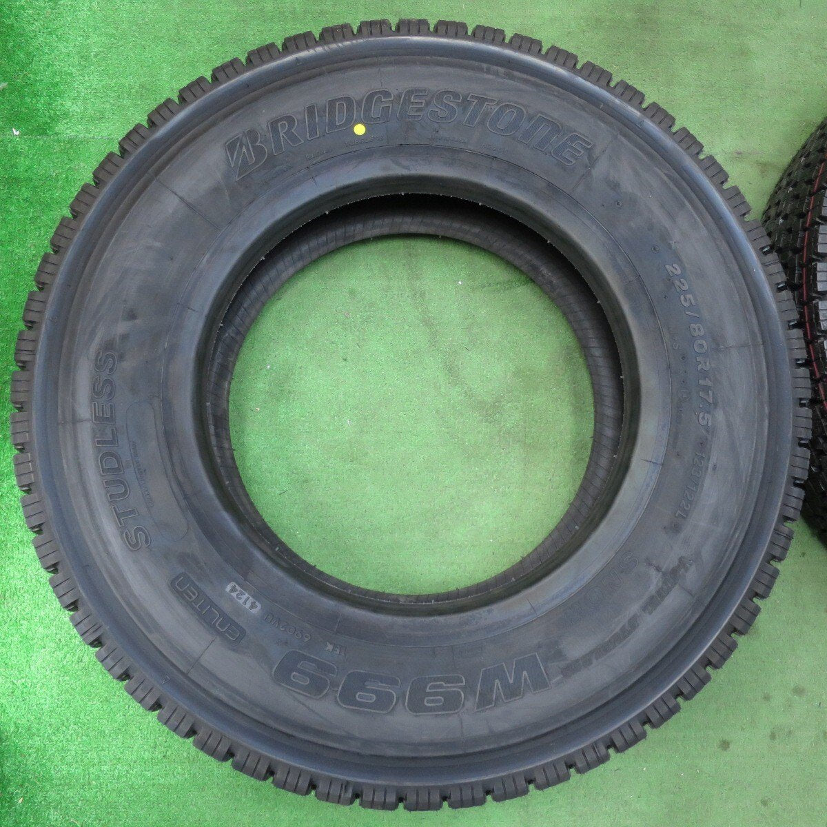 未使用!24年★トラック タイヤ 225/80R17.5 123/122L スタッドレス ブリヂストン W999 17.5インチ★5012907イスタ