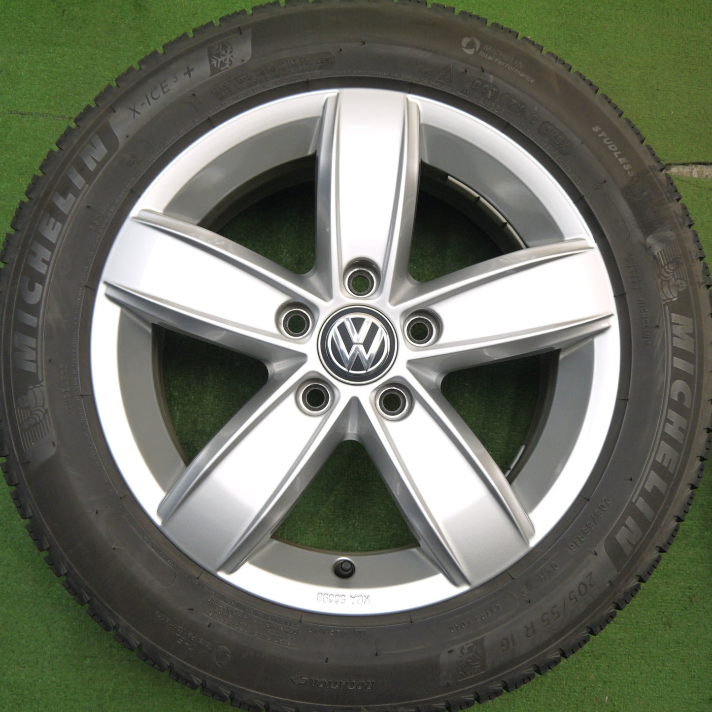 キレイ★ワーゲン ゴルフ 純正 205/55R16 スタッドレス ミシュラン X-ICE3+ 16インチ PCD112/5H★5042207Hス