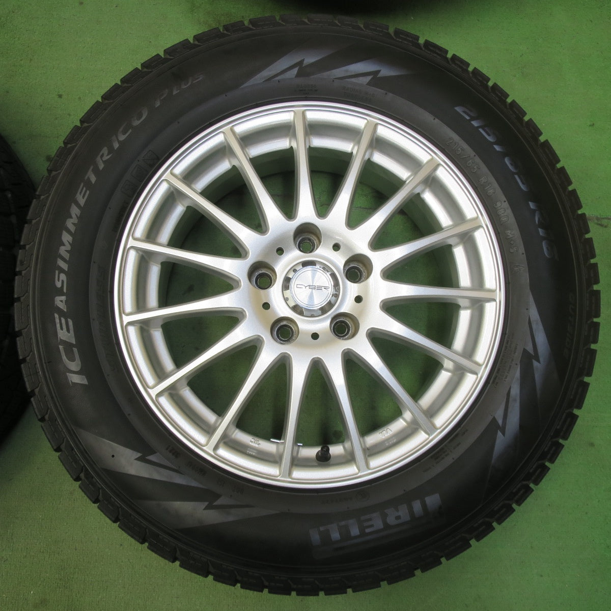 バリ溝!21年!キレイ!9分★スタッドレス 215/65R16 ピレリ アイスアシンメトリコ プラス CYBER サイバー 16インチ PCD114.3/5H★5090101イス