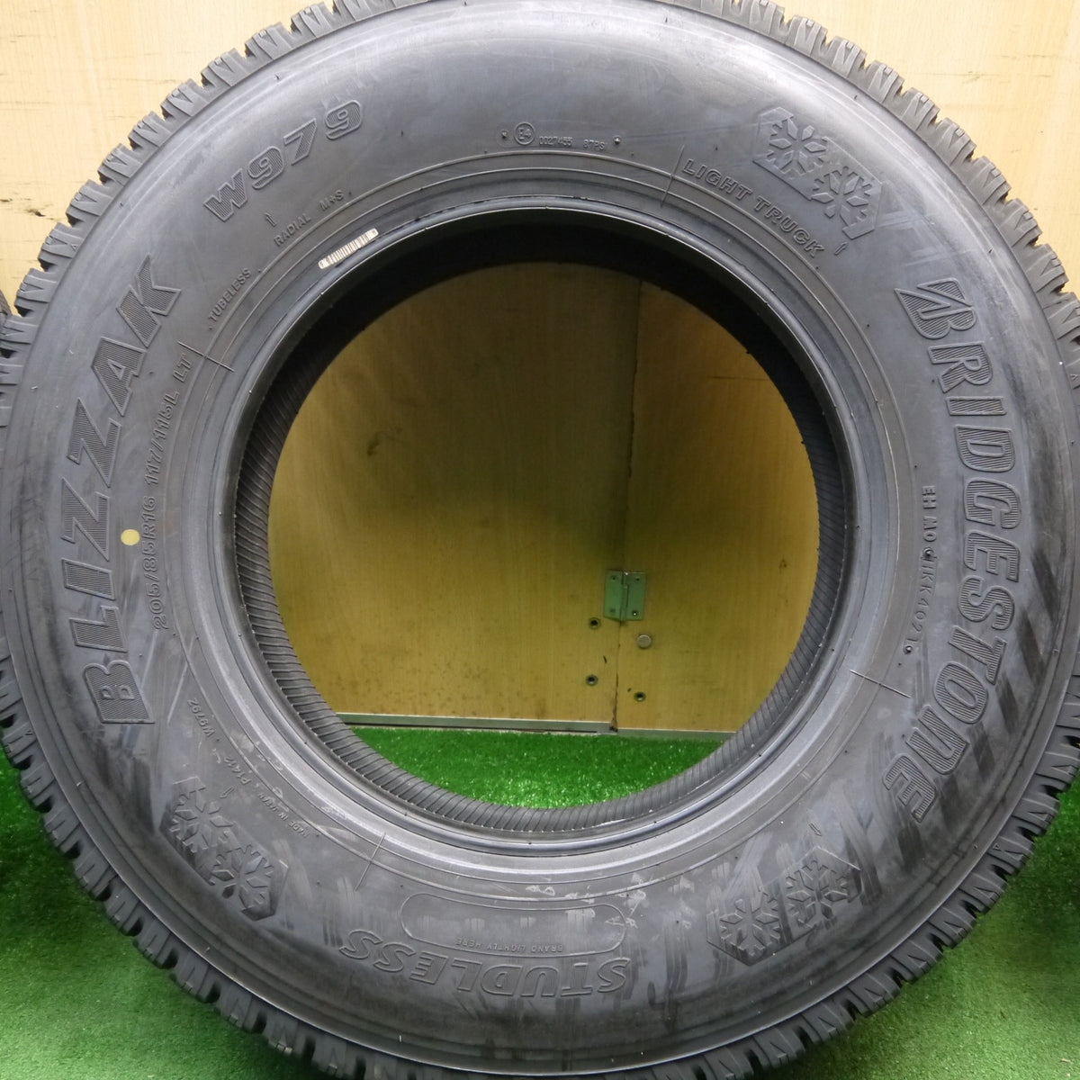 バリ溝!21年!9分!6本★トラック タイヤ 205/85R16 117/115L スタッドレス ブリヂストン ブリザック W979 16インチ★5122305Hスタ