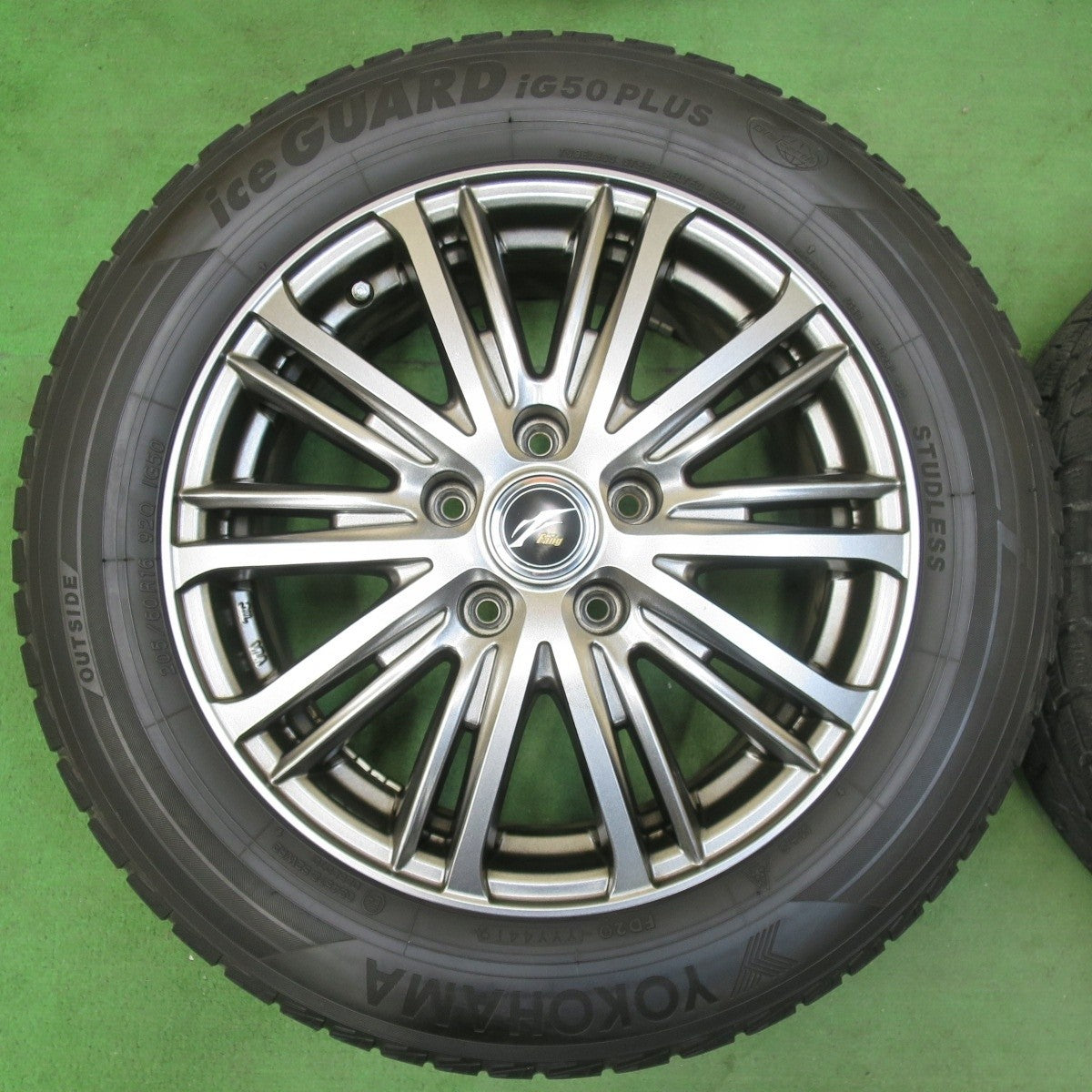キレイ★スタッドレス 205/60R16 ヨコハマ アイスガード iG50 プラス Fang ファング 16インチ PCD114.3/5H★5022114イス