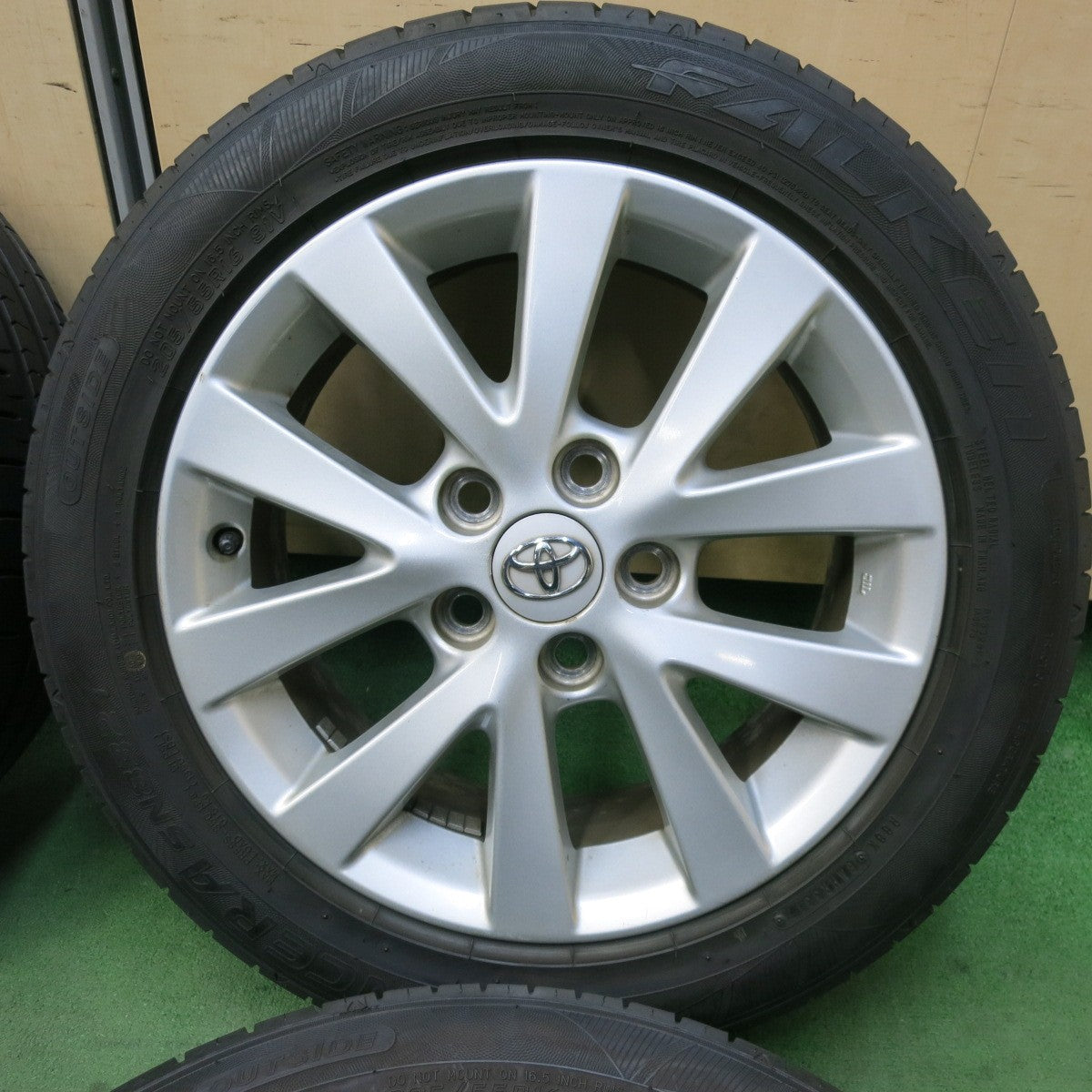 バリ溝!ほぼ10分★トヨタ アイシス 純正 205/55R16 ファルケン シンセラ SN832i 16インチ PCD114.3/5H★5062607SYノ