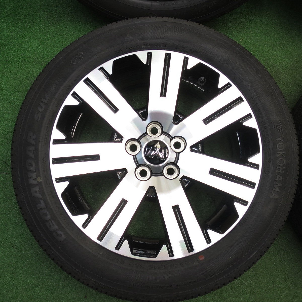 新車外し!22年★三菱 デリカ D:5 純正 225/55R18 ヨコハマ ジオランダー SUV G055 G055E 18インチ D5 PCD114.3/5H★5043002KKノ