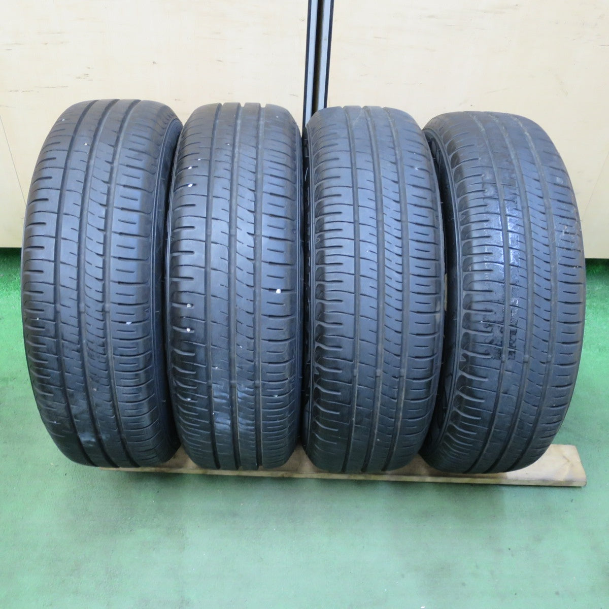 バリ溝!23年!キレイ!9.5分★プリウス 等 195/65R15 ダンロップ エナセーブ EC204 VELVA ヴェルヴァ 15インチ PCD100/5H★5072403TTノ