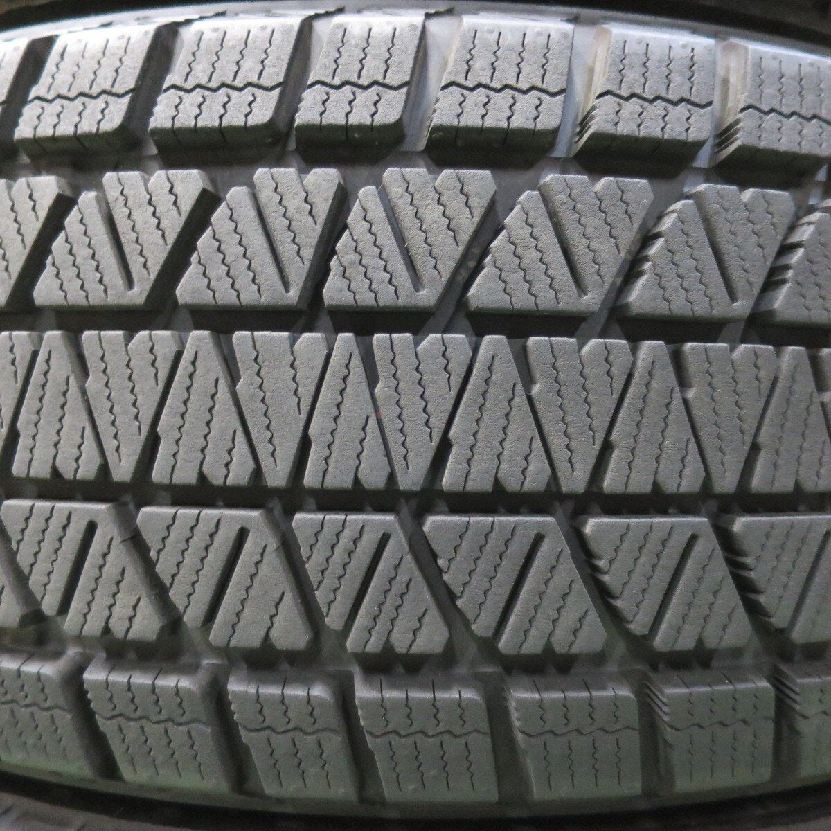 バリ溝!9.5分★スタッドレス 235/65R18 ブリヂストン ブリザック DM-V3 タイヤ 18インチ レクサス RX ムラーノ 等★5032802イスタ
