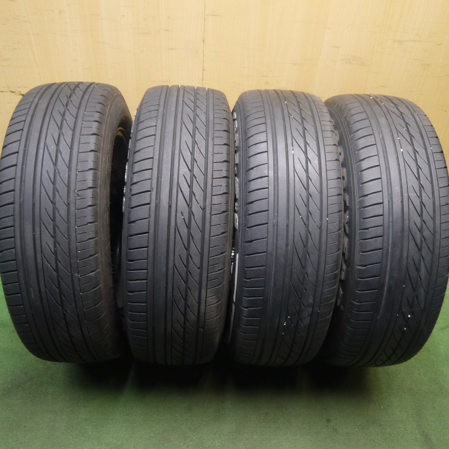 バリ溝!9分★BATTLESHIP 632 LOXARNY 215/60R17 109/107R グッドイヤー EAGLE #1 ホワイトレター ロクサーニ バトルシップ PCD139.7/6H★5092406Hノ