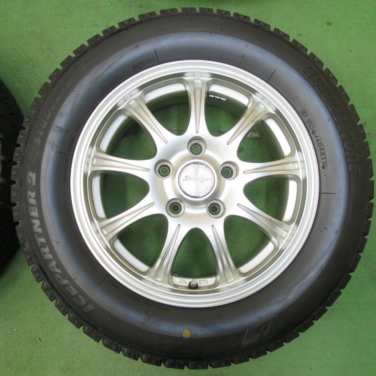 超バリ溝!キレイ!ほぼ10分★スタッドレス 195/65R15 ブリヂストン アイスパートナー2 Stranger ストレンジャー 15インチ PCD114.3/5H★5021118イス