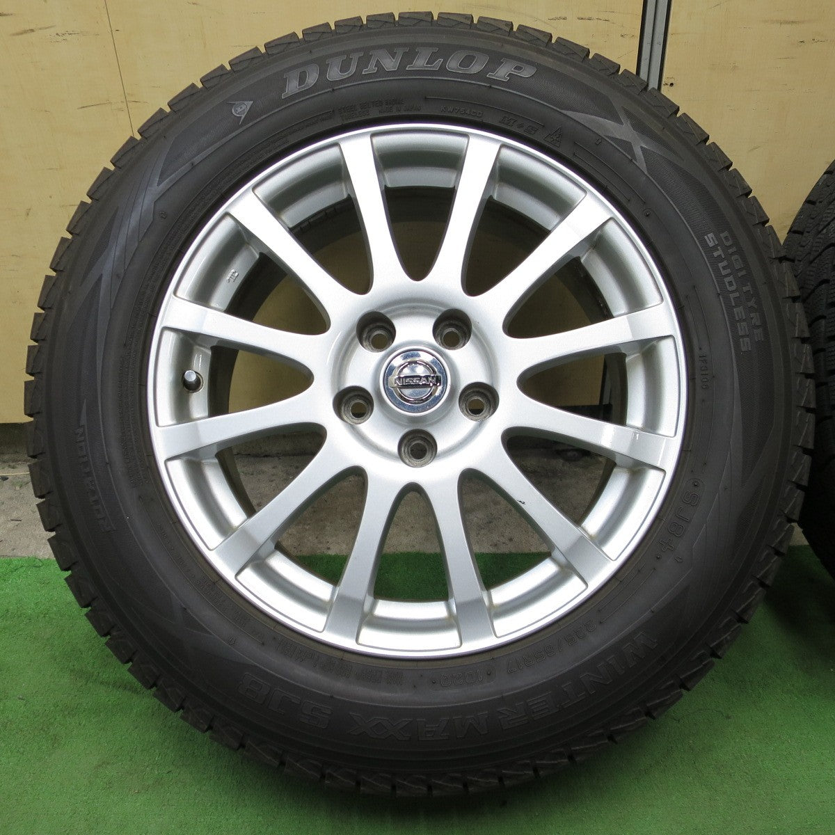 バリ溝!22年!9.5分◎日産 T32 エクストレイル 純正 225/65R17 スタッドレス ダンロップ ウインターマックス SJ8 17インチ PCD114.3/5H◎6101604NGス