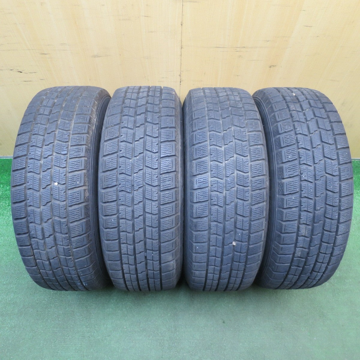 バリ溝!キレイ!8.5分★プリウス 等 195/65R15 スタッドレス グッドイヤー アイスナビ7 ravrion RS01 ラブリオン 15インチ PCD100/5H★6022001NJス