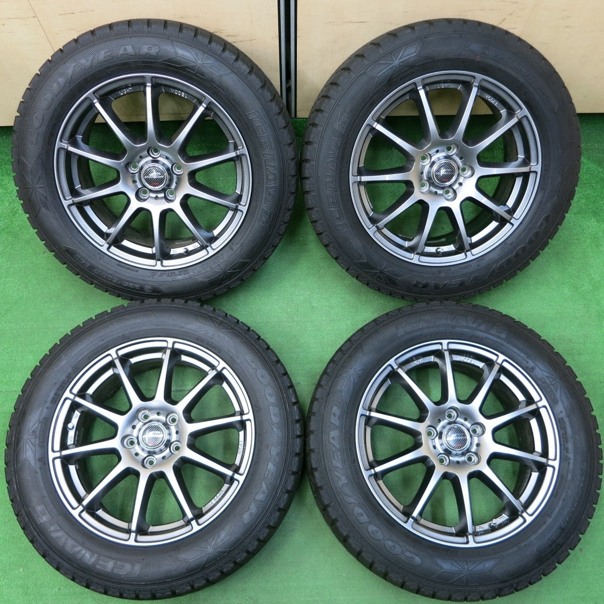 バリ溝!キレイ!ほぼ10分★スタッドレス 225/60R17 グッドイヤー アイスナビ6 SCHNEIDER PCD114.3/5H★4051704イス