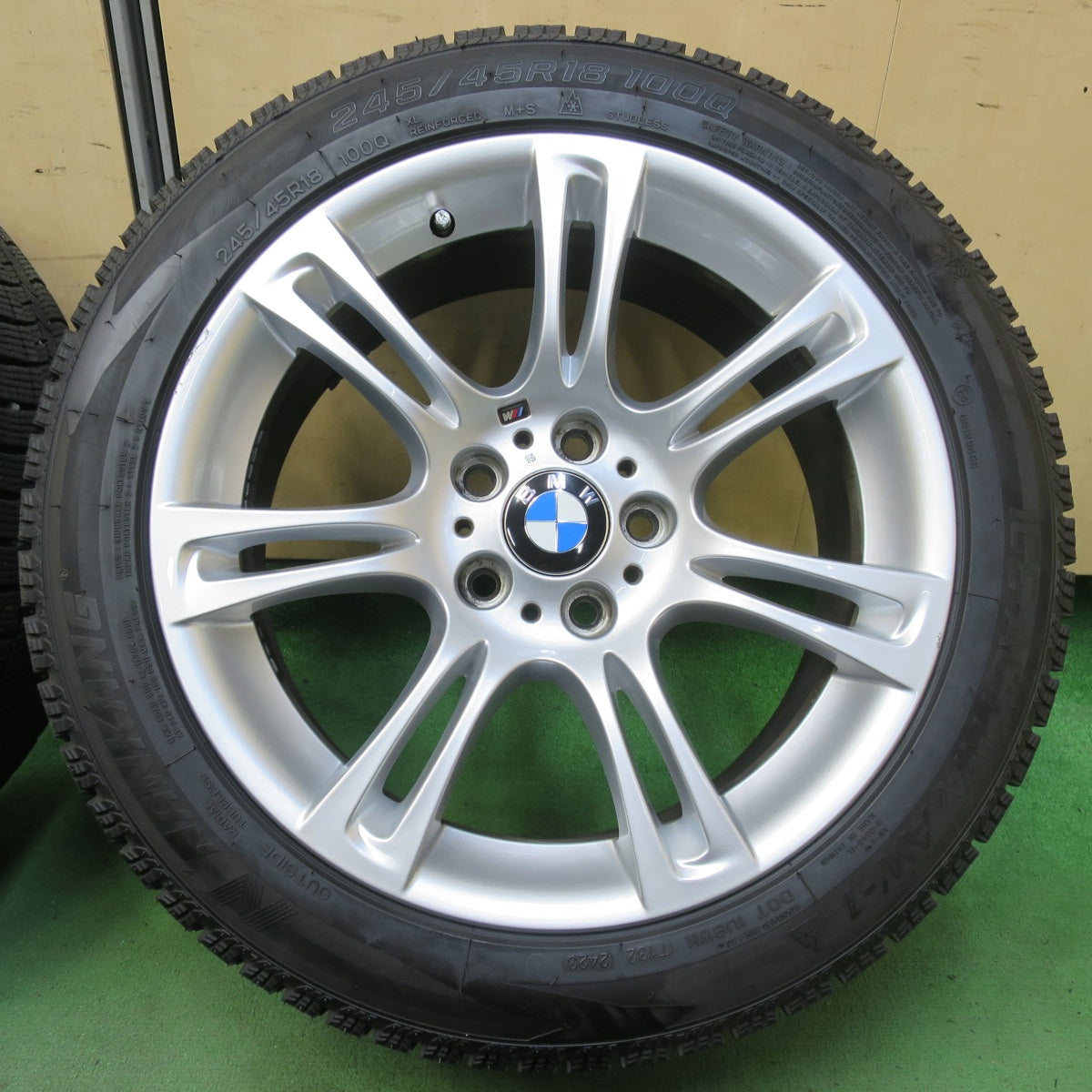 バリ溝!23年!キレイ!9.5分★BMW 5シリーズ F10 純正 245/45R18 スタッドレス ナンカン アイスアクティバ AW-1 18インチ PCD120/5H★5093003イス