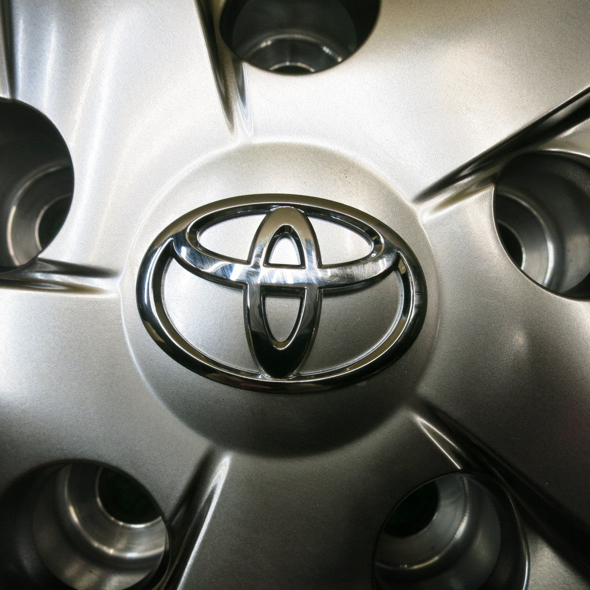 新車外し★トヨタ プリウスα 純正 ホイール 16インチ 16×6.5J PCD114.3/5H★5101208HAホ