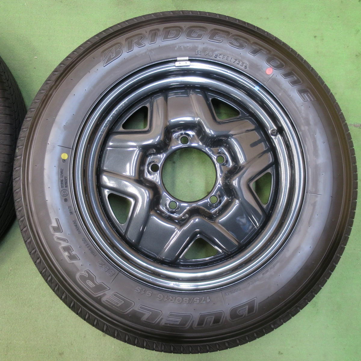 新車外し!25年★スズキ JB64W ジムニー 純正 スチール 175/80R16 ブリヂストン デューラー H/L 852 16インチ PCD139.7/5H★5111509イノ