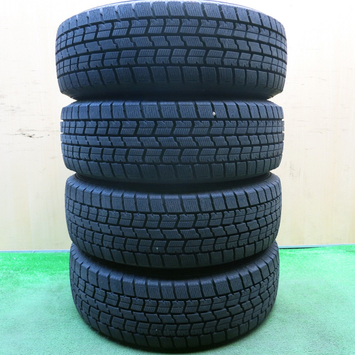 バリ溝!24年!キレイ!9.5分以上★LOXARNY SPORT 195/65R16 スタッドレス グッドイヤー アイスナビ7 ロクサーニ スポーツ 16インチ PCD100/4H★5042703HAス