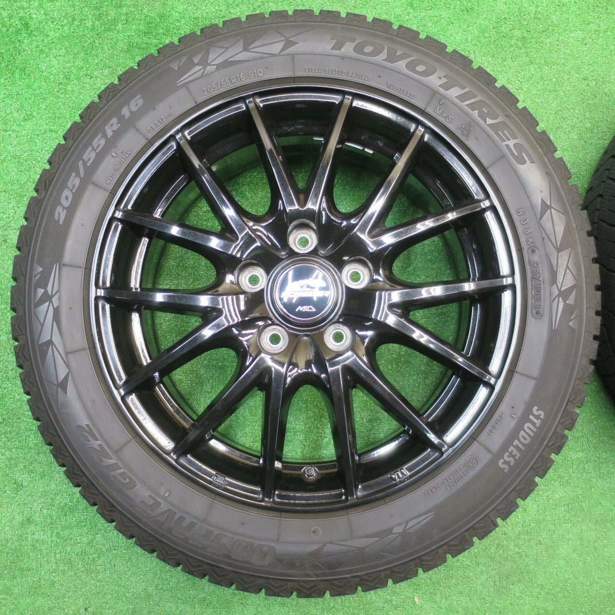 バリ溝!23年!キレイ!9分★スタッドレス 205/55R16 トーヨー オブザーブ GIZ2 SCHNEIDER MiD シュナイダー 16インチ PCD114.3/5H★5102201NJス